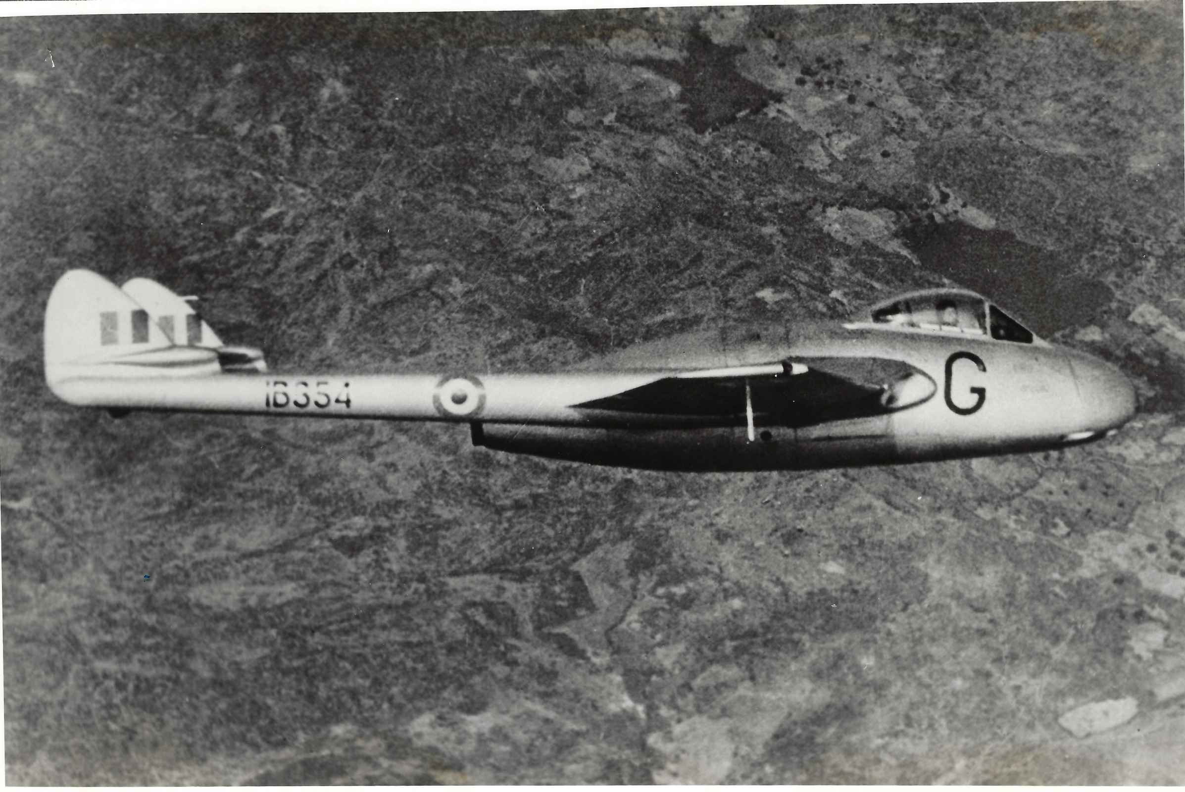 de Havilland Vampire (3) low