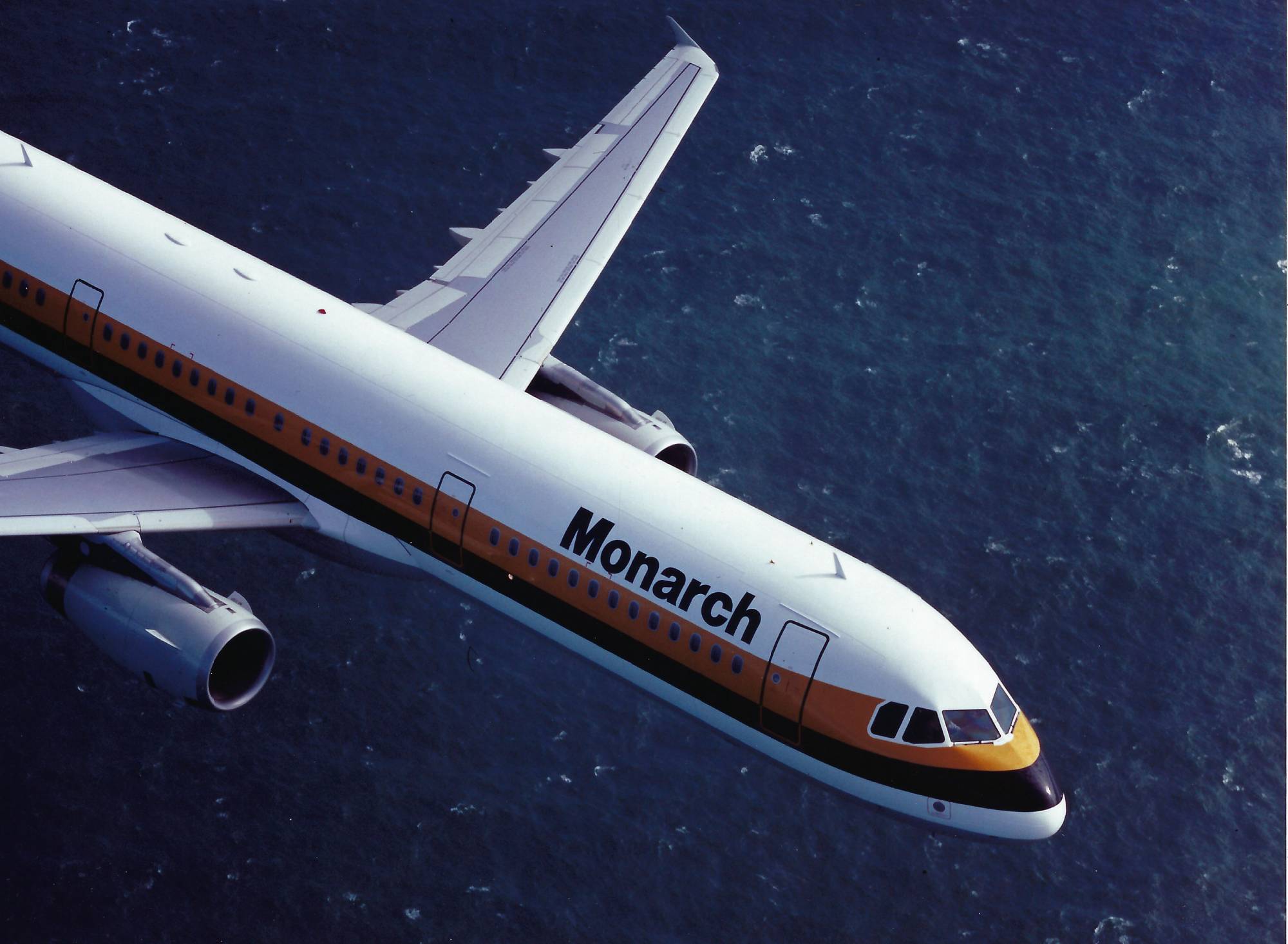 A321 MON E0035. Photo Airbus Industrie LOW