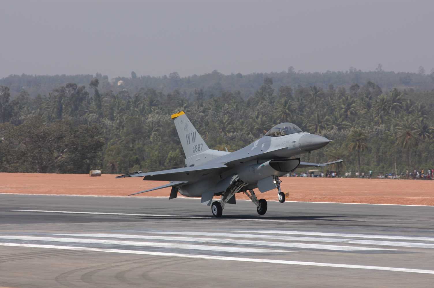 Aero India 2 F 16 LOW