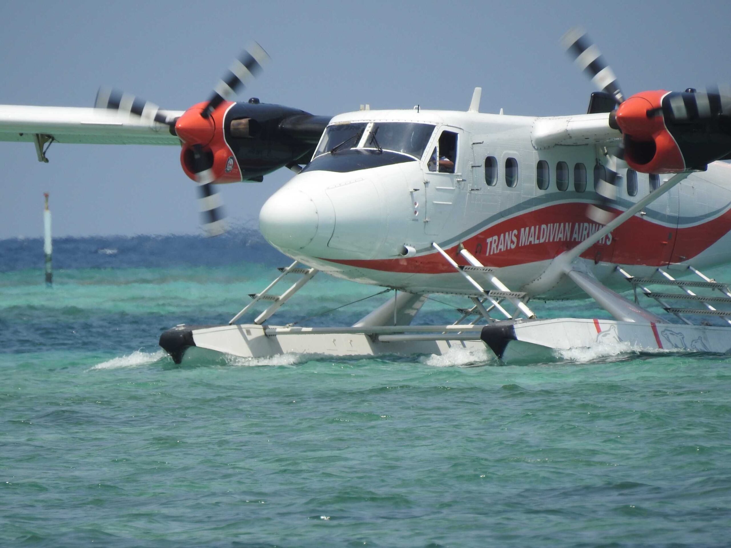 De Havilland Canada DHC-6 Twin Otter (5) low