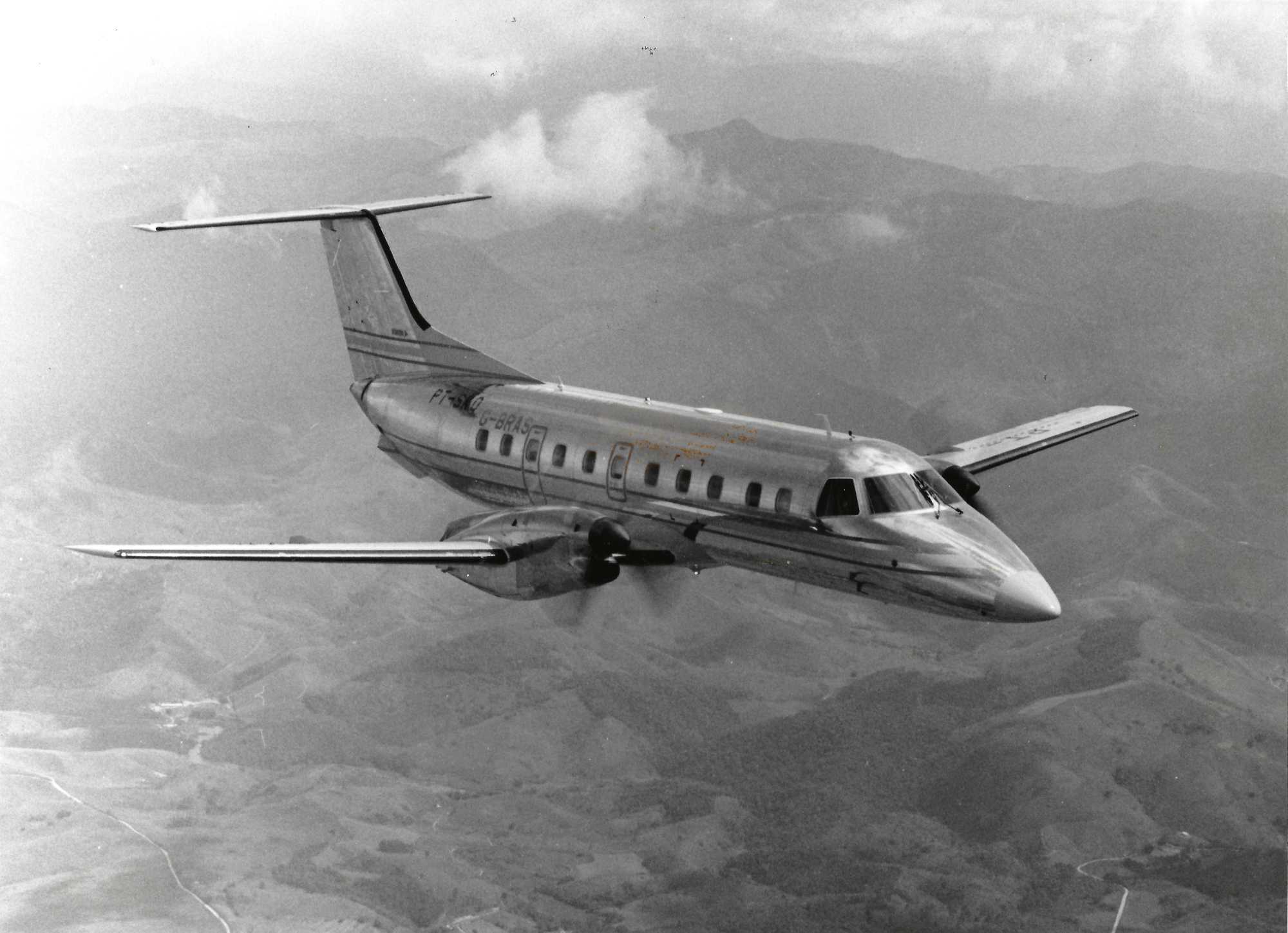 EMB 120 - Bralilia low