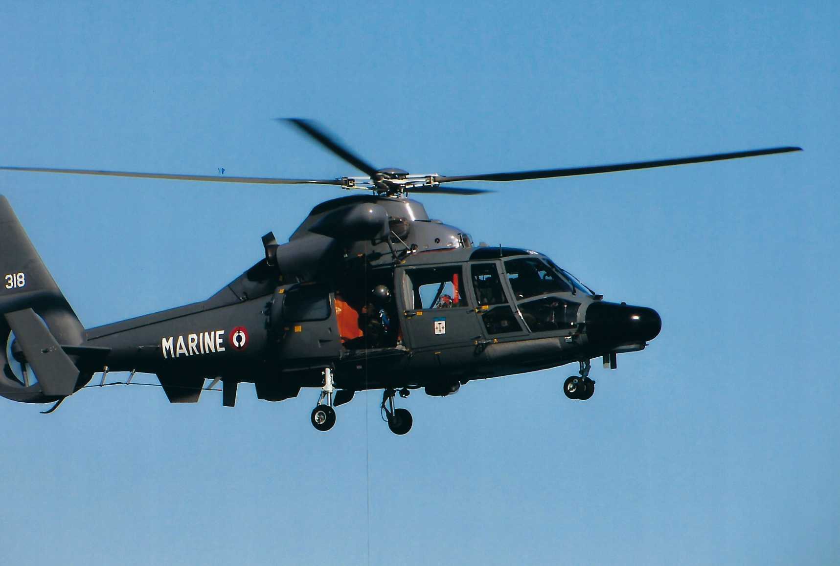 Eurocopter AS365 Dauphin (6) low