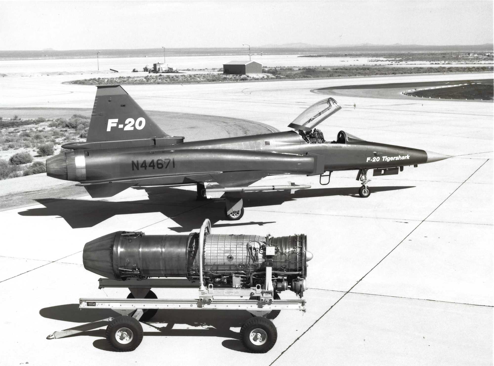 F404 engines from GE powers a number of aircraft, including the F20 Tigershark. Phote GE. 31-08-1986 low