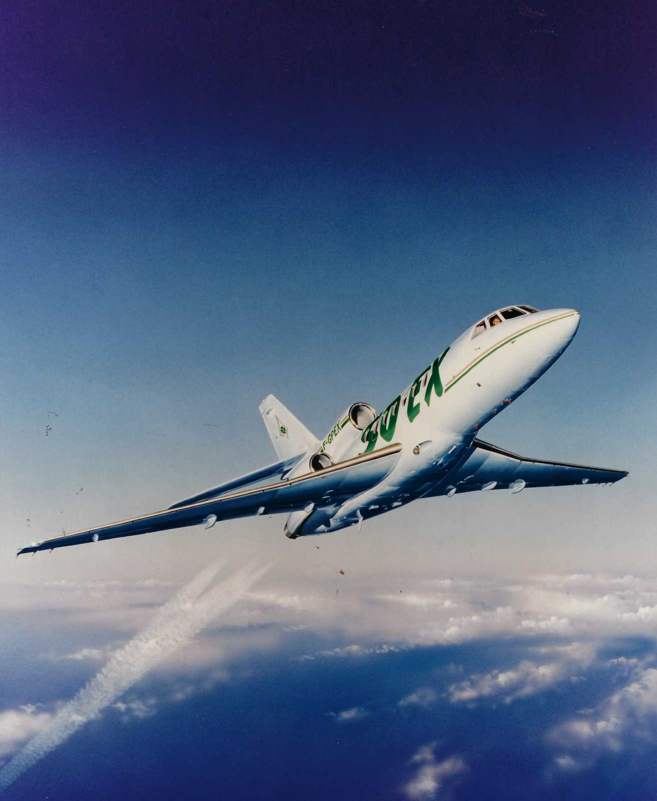 Falcon 50EX. Photo - Dassault Aviation low