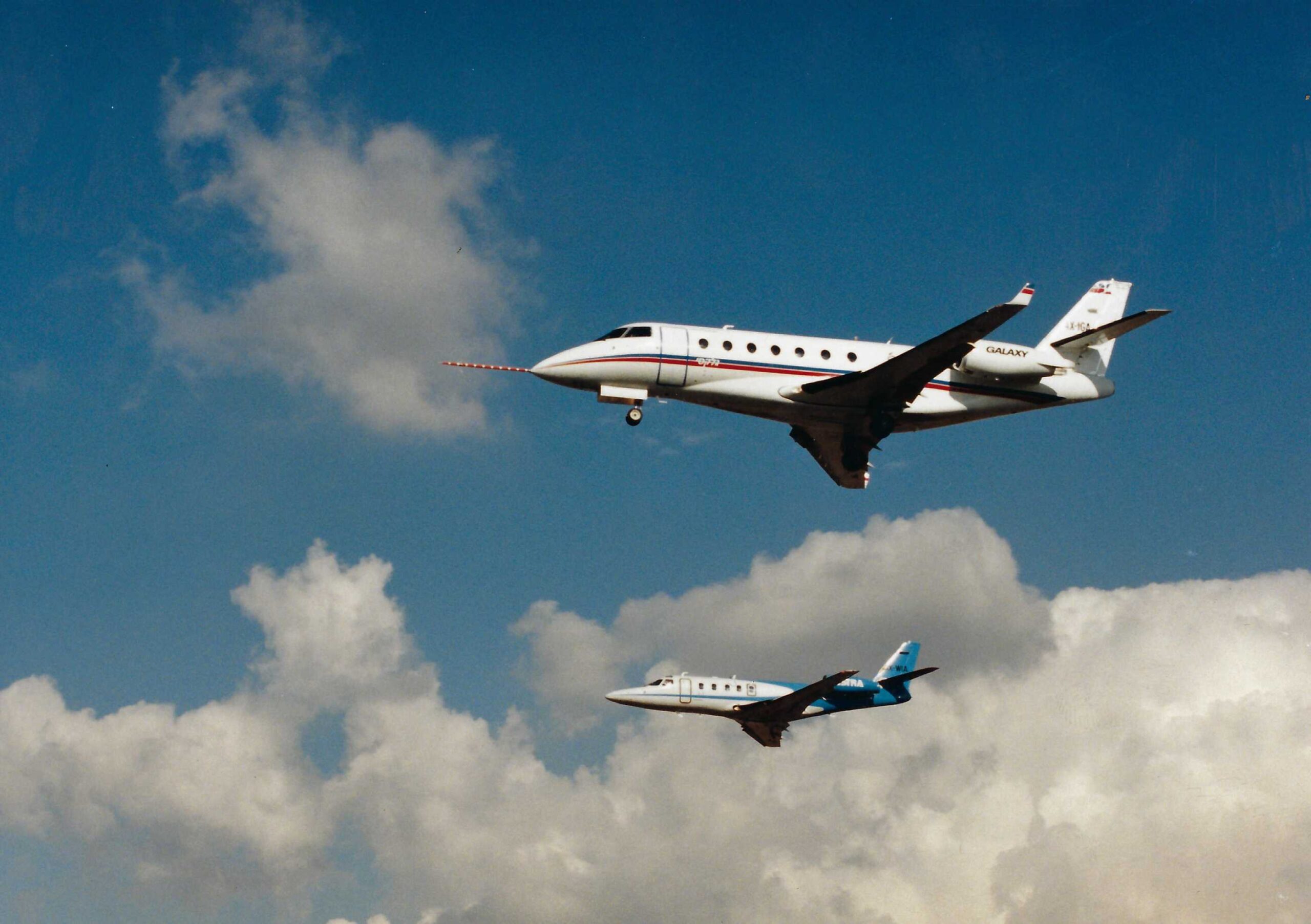 Galaxy widebody business jet maiden flight. Date 25-12-1997. IAI low