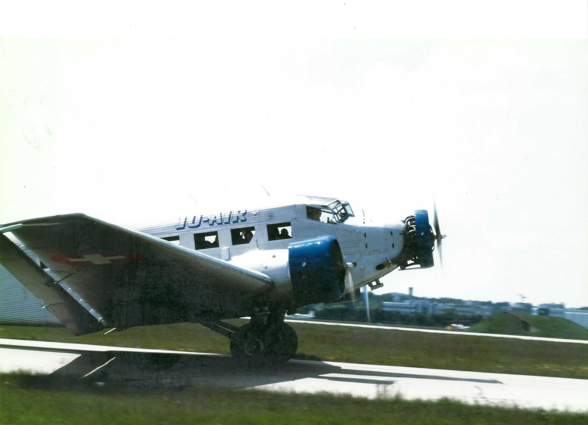 Junkers Ju 52 low