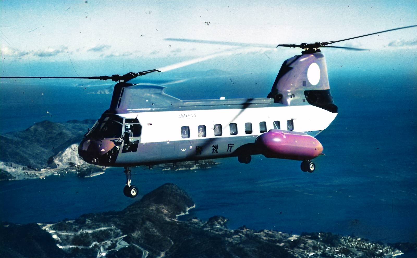 Kawasaki - Boeing KV 107 IIA. Photo - Kawasaki (2)