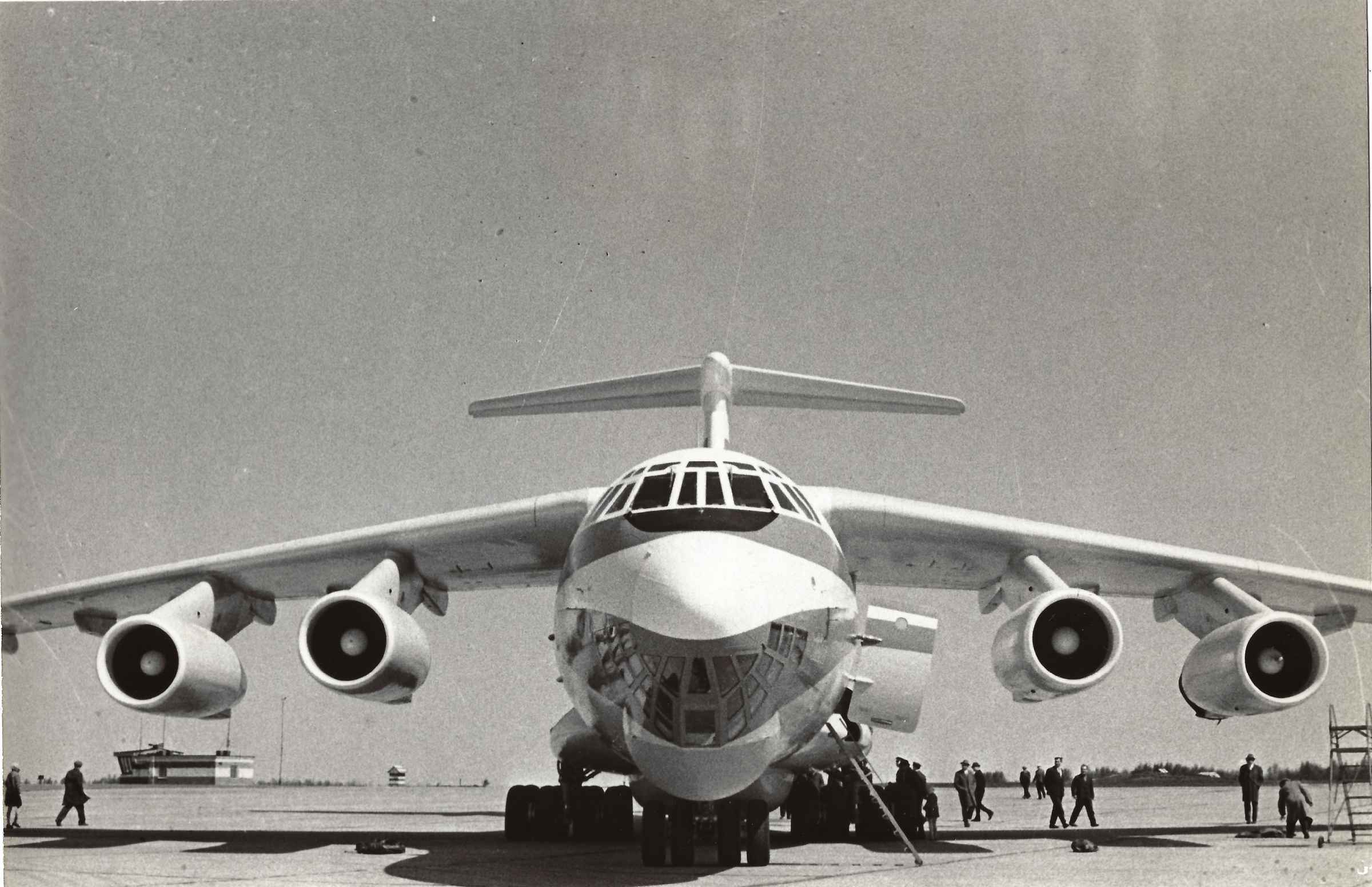 LOW Il-76 soviet trabsport plane. These aircraft can be bought by contacting Aviaexport, Soviet foreign trade firm. Photo APN