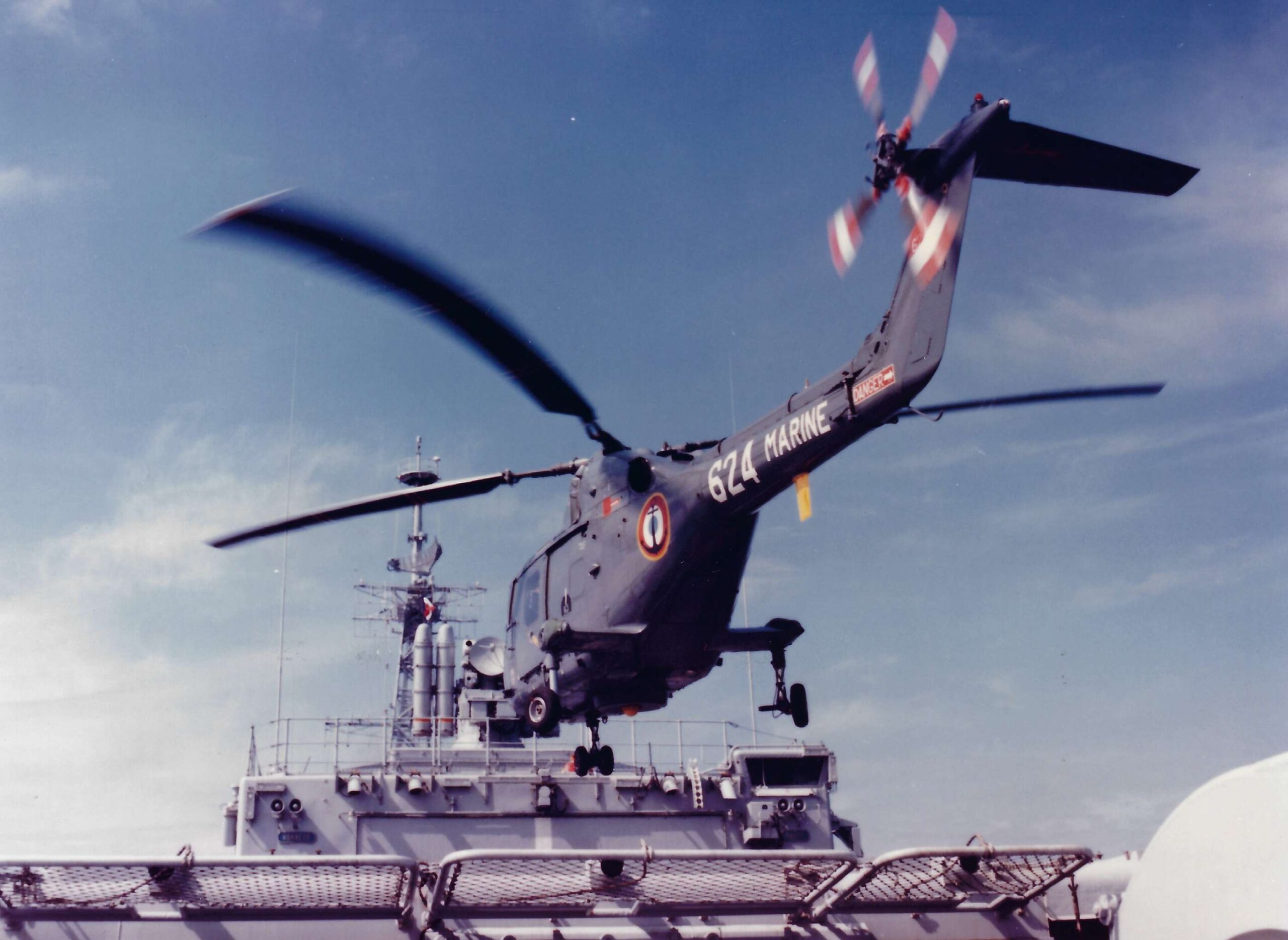 Lynx mk46 landing LOW