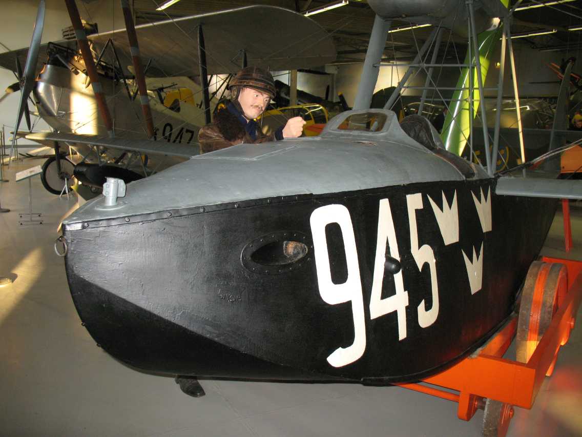 Macchi M7, a ”Fighter Hydroplane” low